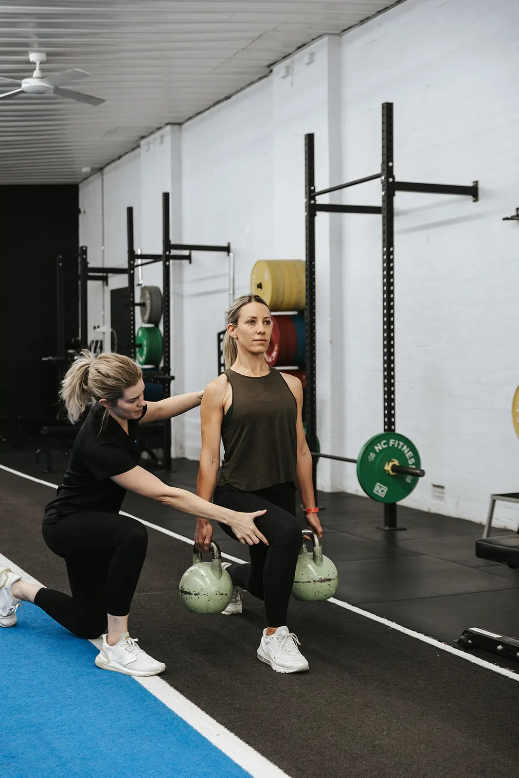 Training With Hip Pain: What’s Safe and What to Avoid