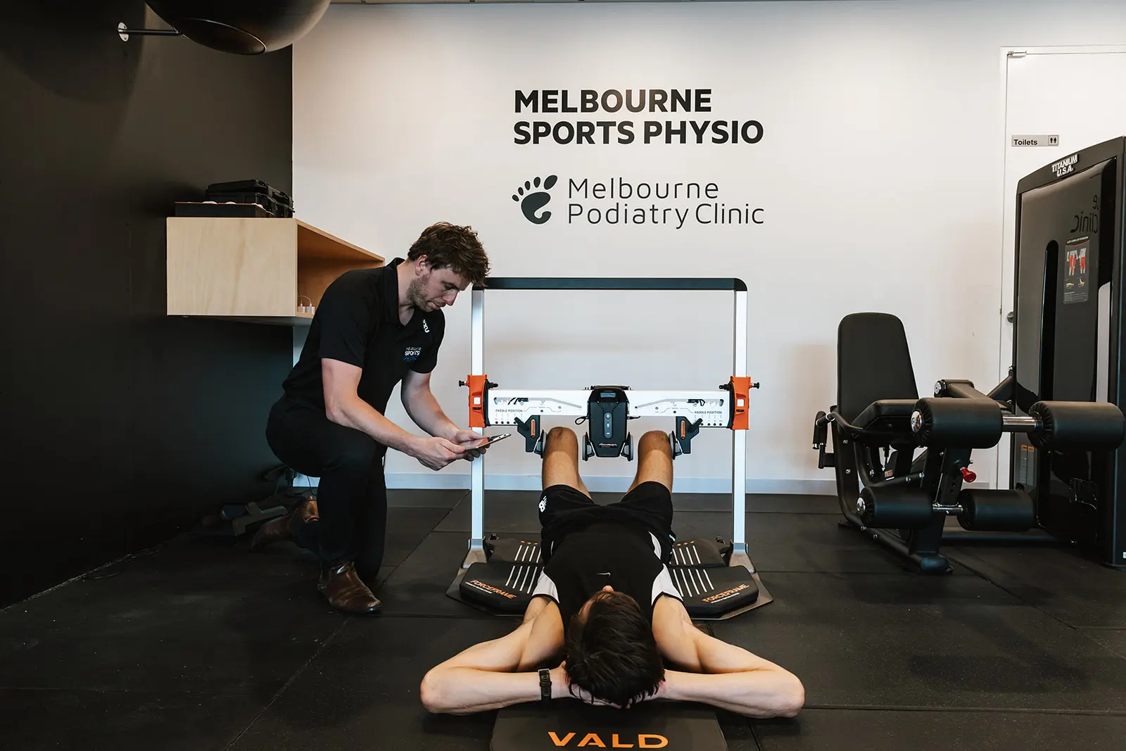 Training With Hip Pain: What’s Safe and What to Avoid