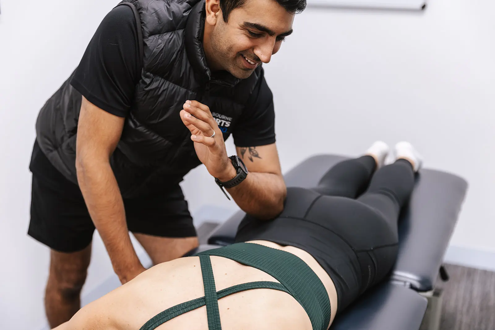 Snapping Hip Syndrome: Symptoms, Causes and Physiotherapy Treatment